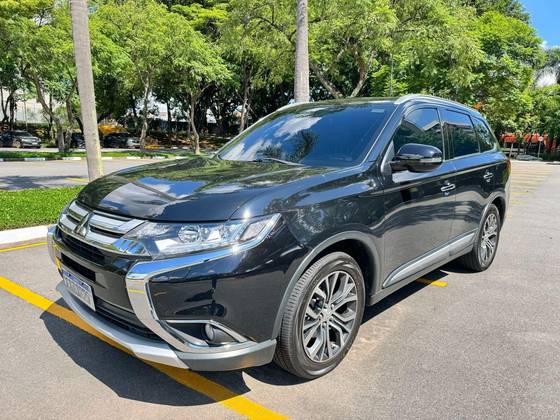 MITSUBISHI OUTLANDER 2.2 4X4 16V DIESEL 4P AUTOMÁTICO MITSUBISHI OUTLANDER 2.2 4X4 16V DIESEL 4P AUTOMÁTICO